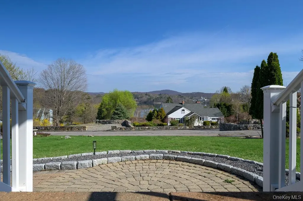 12 Leeside Road Carmel NY 10512