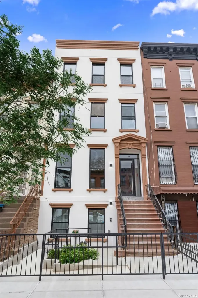 256 Putnam Avenue Brooklyn NY 11216