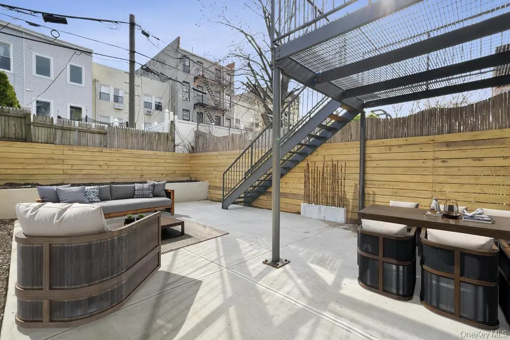 256 Putnam Avenue Brooklyn NY 11216