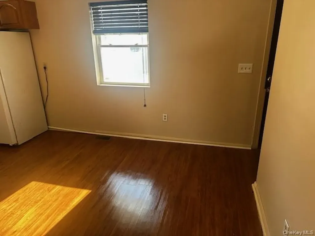 542 Post Avenue Bellport NY 11713