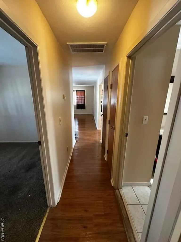 542 Post Avenue Bellport NY 11713