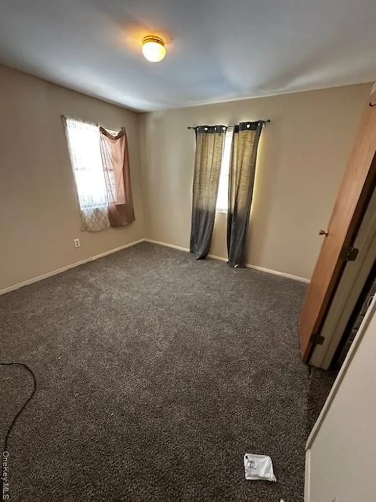 542 Post Avenue Bellport NY 11713