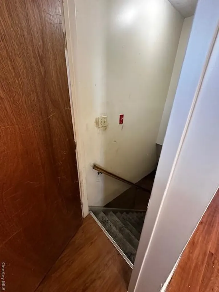 542 Post Avenue Bellport NY 11713