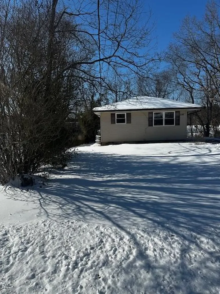 542 Post Avenue Bellport NY 11713