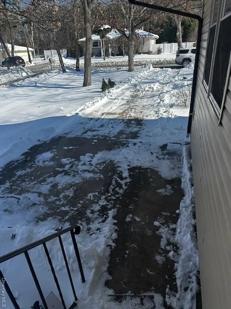 542 Post Avenue Bellport NY 11713
