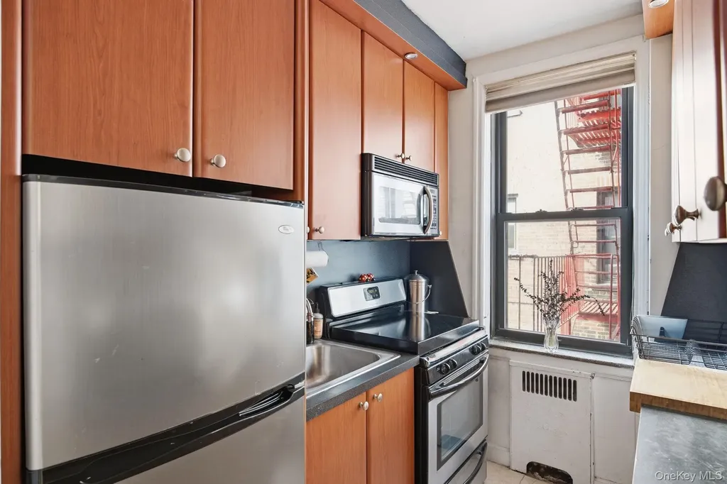 4755 39th Place Sunnyside NY 11104