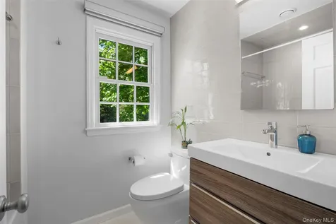 15 Church Lane Scarsdale NY 10583