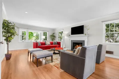15 Church Lane Scarsdale NY 10583