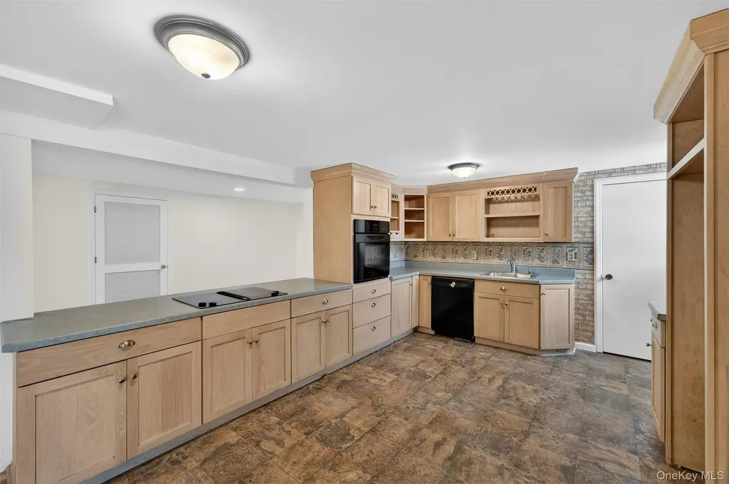 420 S Plank Road Westtown NY 10998