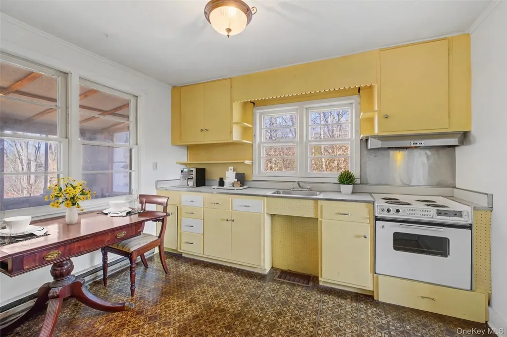 566 Old State Road E Wappingers Falls NY 12590