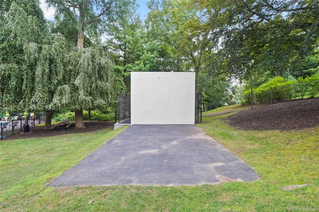 113 Beacon Hill Drive Dobbs Ferry NY 10522