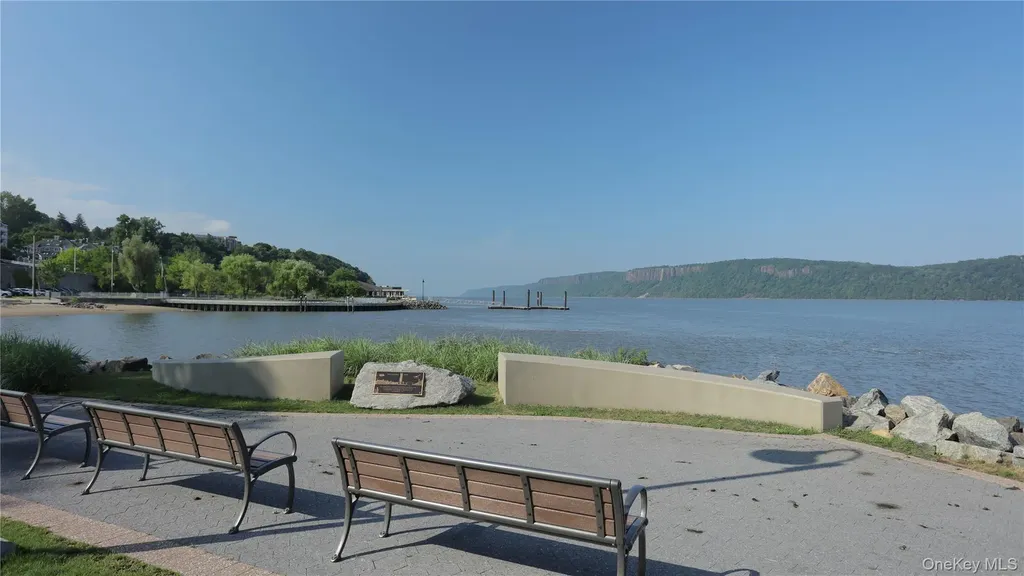 113 Beacon Hill Drive Dobbs Ferry NY 10522