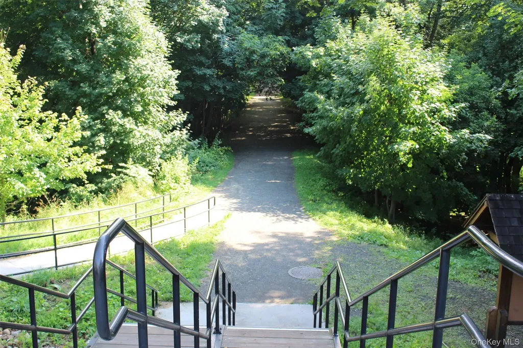 113 Beacon Hill Drive Dobbs Ferry NY 10522