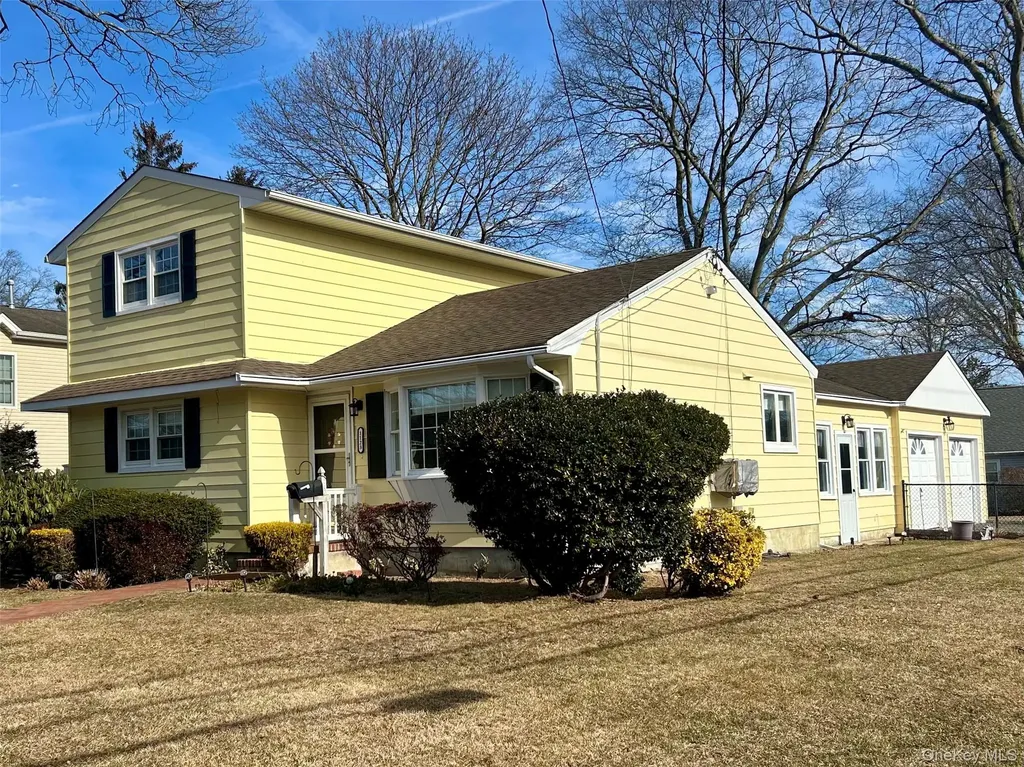 1123 Hyman Avenue Bay Shore NY 11706