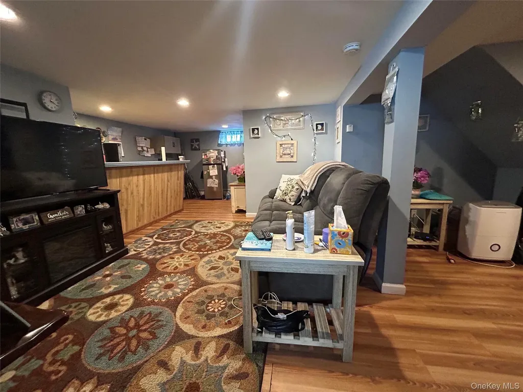 1123 Hyman Avenue Bay Shore NY 11706