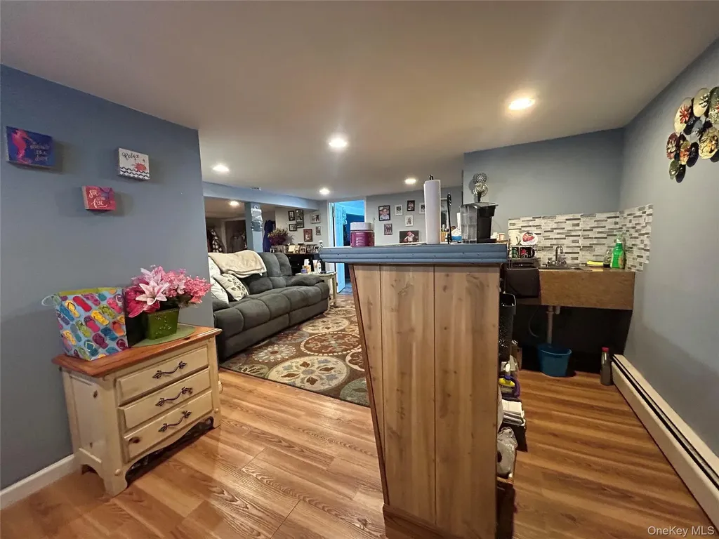 1123 Hyman Avenue Bay Shore NY 11706