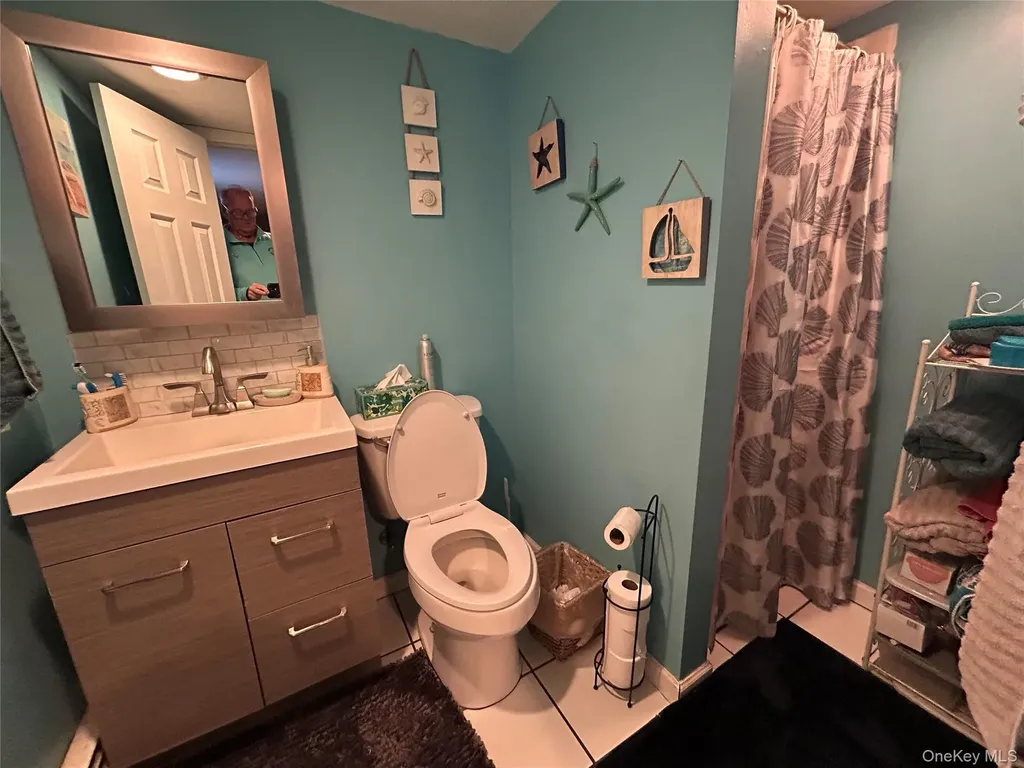 1123 Hyman Avenue Bay Shore NY 11706