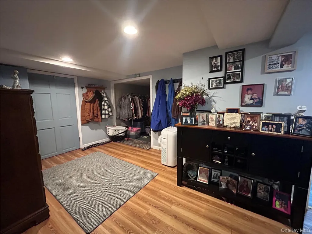 1123 Hyman Avenue Bay Shore NY 11706