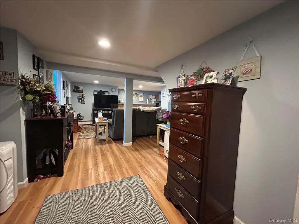 1123 Hyman Avenue Bay Shore NY 11706