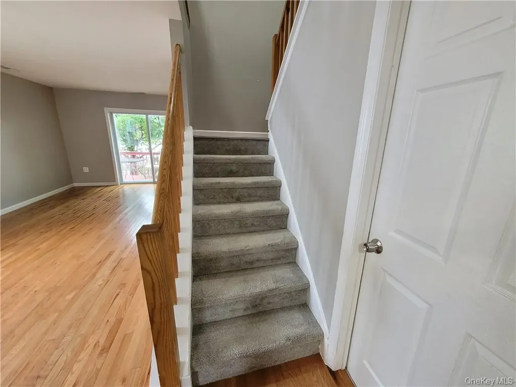 74 Lois Lane Monroe NY 10950