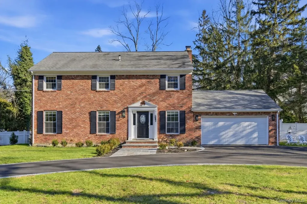 131 Turkey Lane Cold Spring Harbor NY 11724
