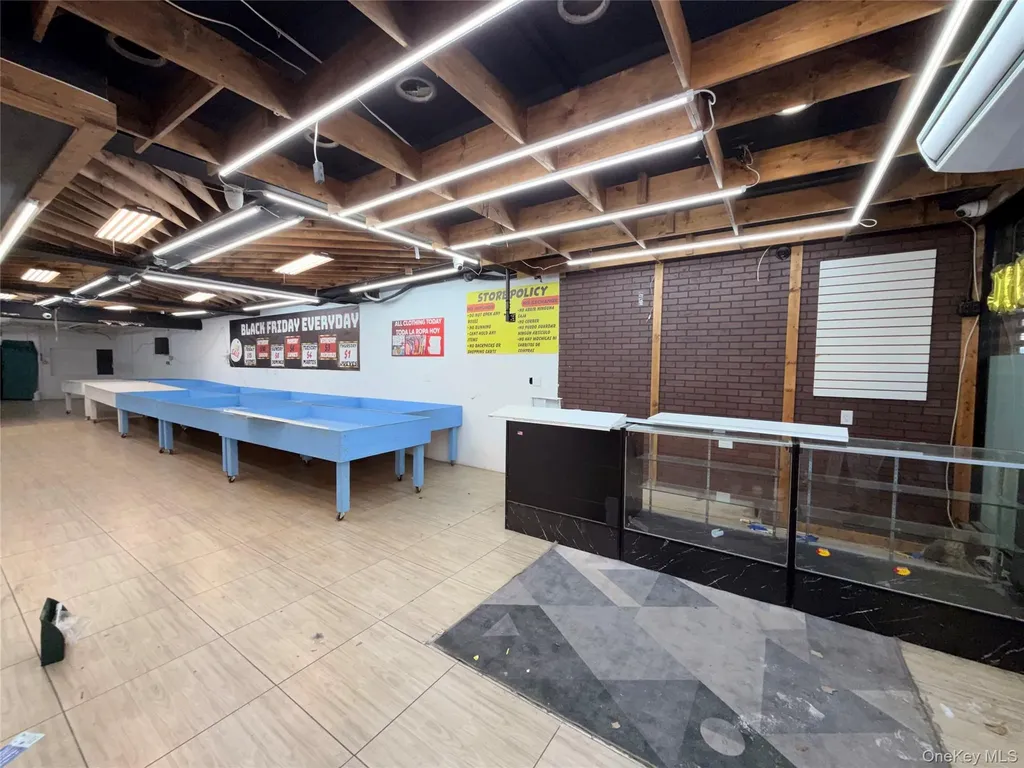 272 E 198th Street Bronx NY 10458