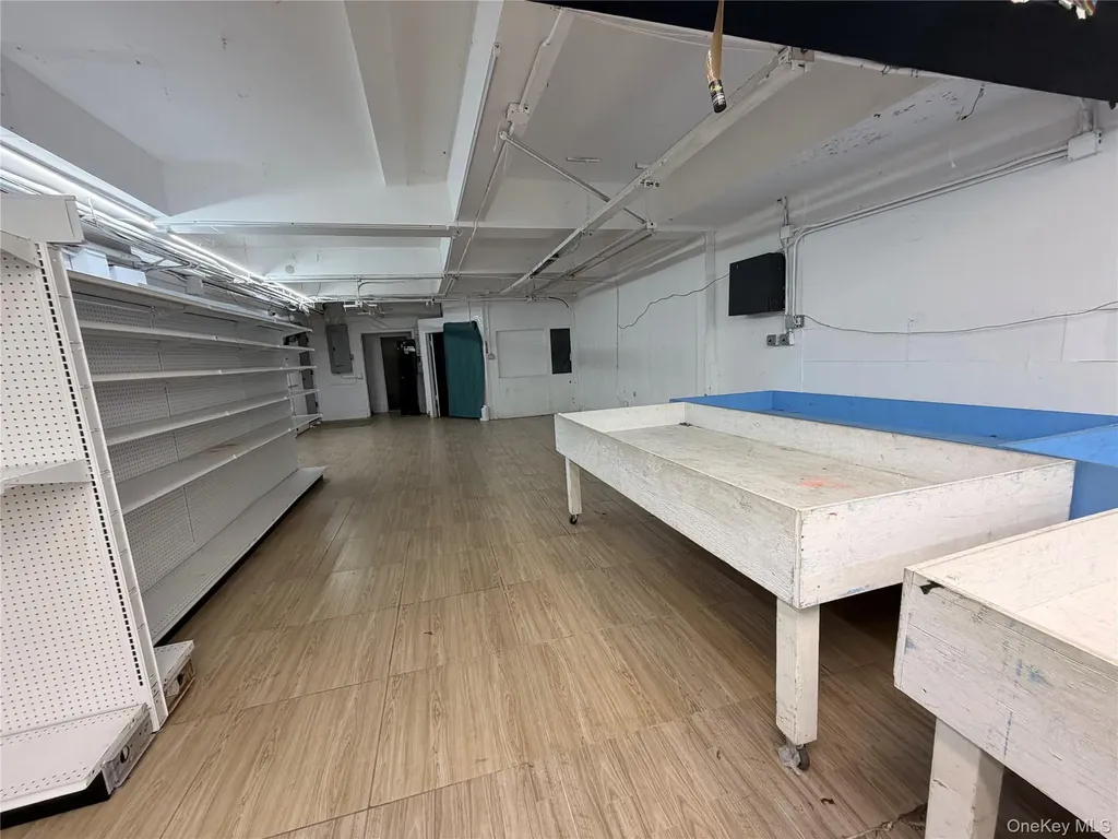 272 E 198th Street Bronx NY 10458