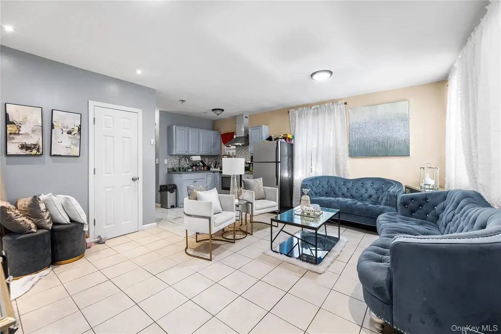 1031 E 216th Street Bronx NY 10469