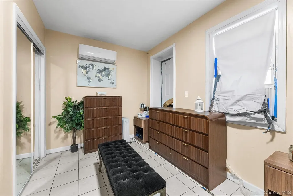 1031 E 216th Street Bronx NY 10469