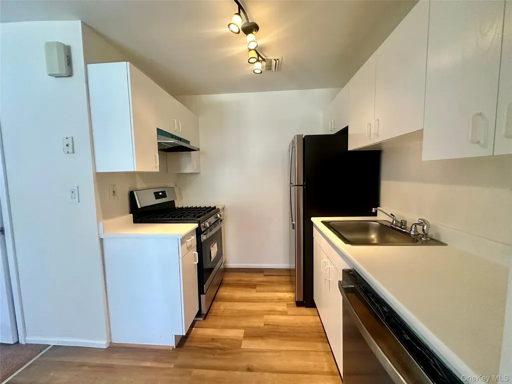82 High Street Chester NY 10918