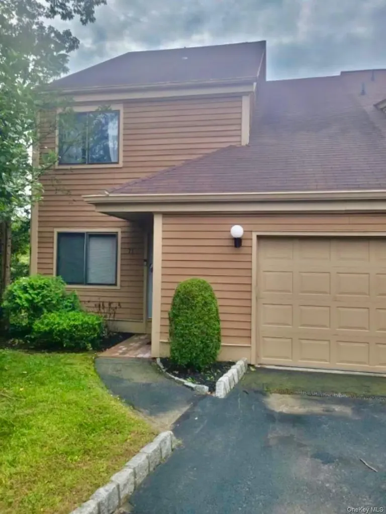75 Greenway Close Rye Brook NY 10573