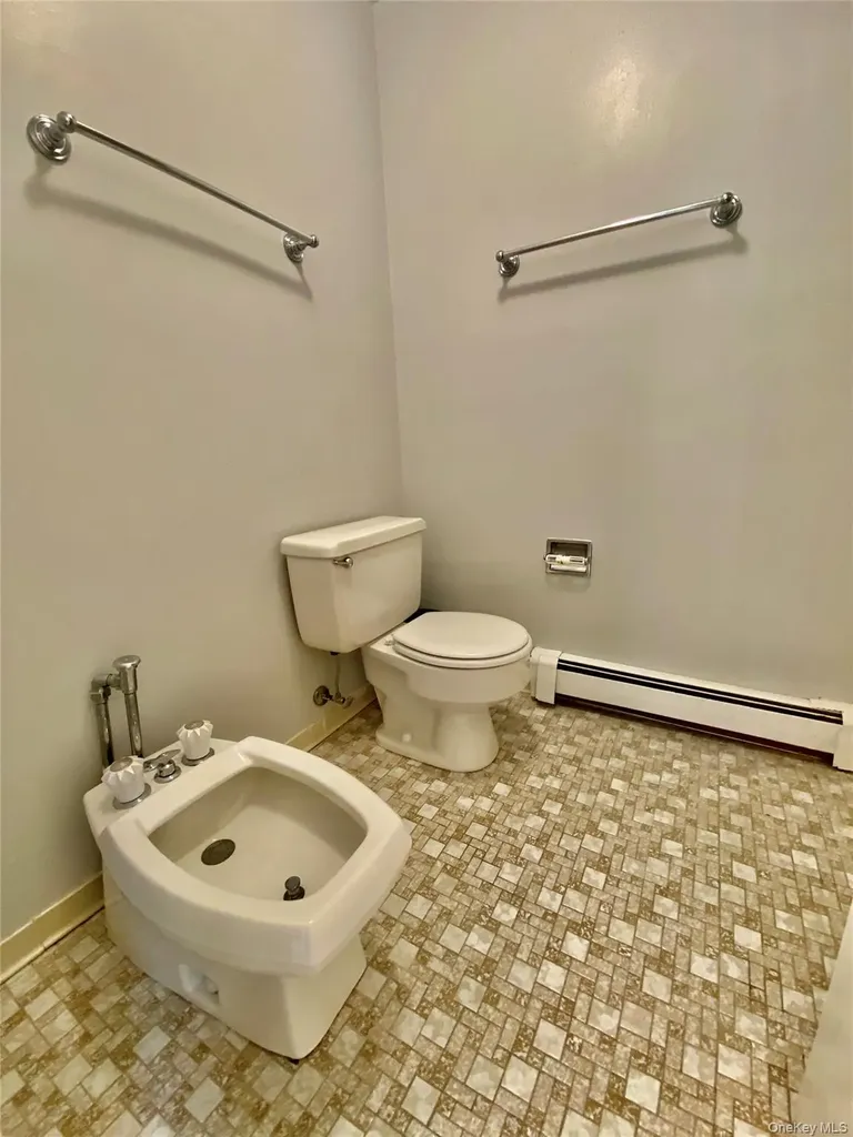 75 Greenway Close Rye Brook NY 10573