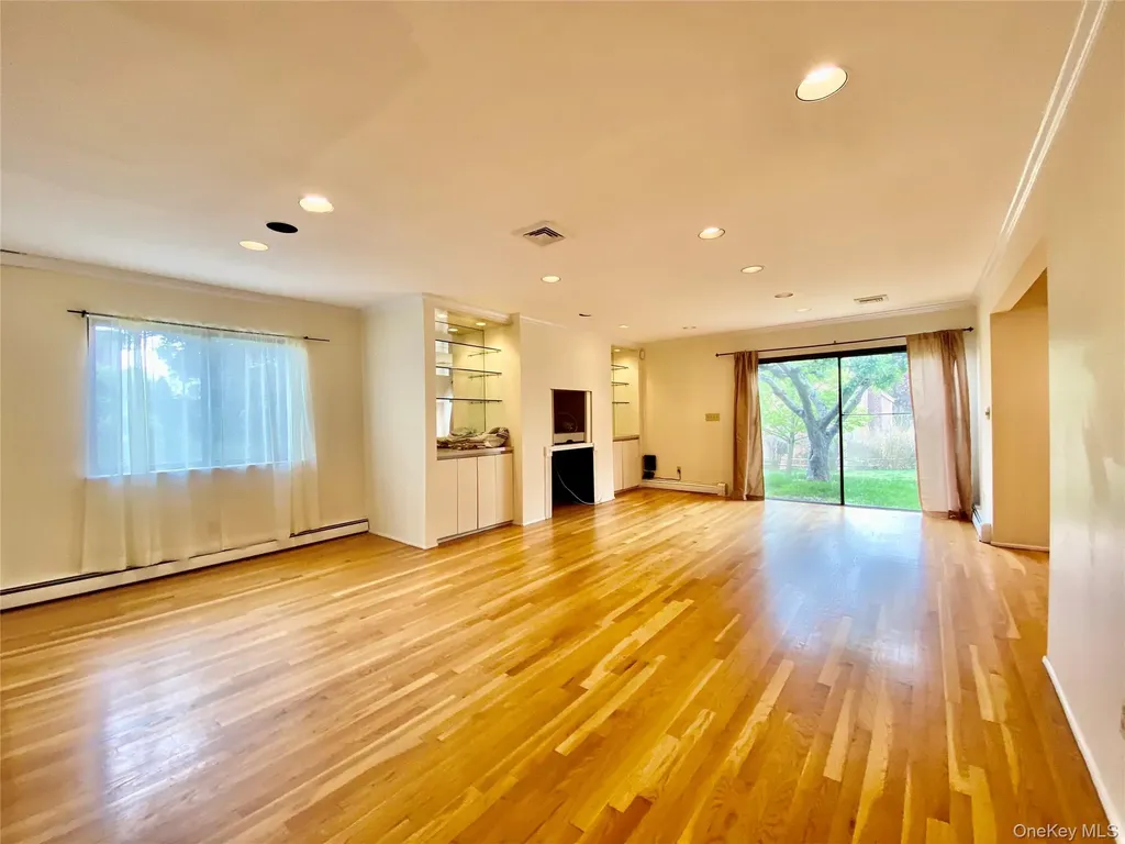 75 Greenway Close Rye Brook NY 10573