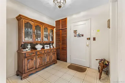 58 Lawrence Court White Plains NY 10603