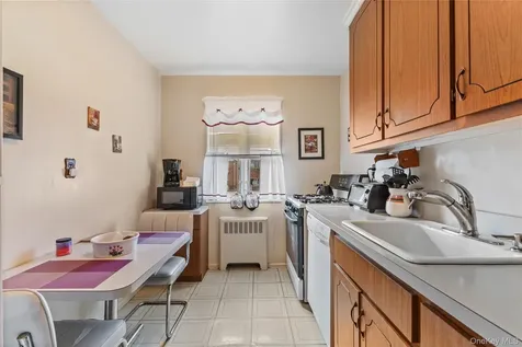 58 Lawrence Court White Plains NY 10603