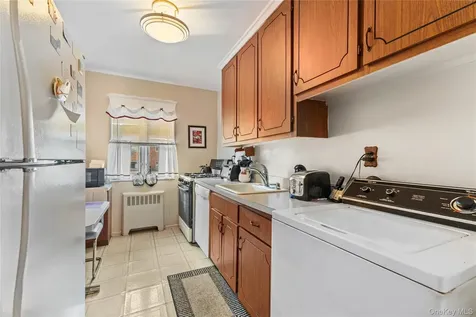 58 Lawrence Court White Plains NY 10603