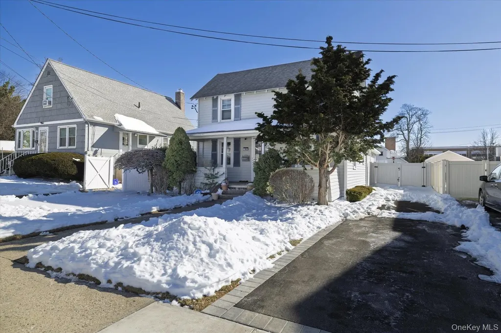 982 Adams Street Baldwin NY 11510