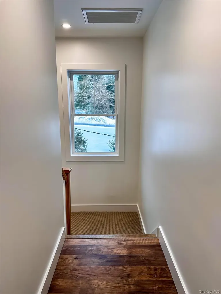 106 Wigsten Road Pleasant Valley NY 12569