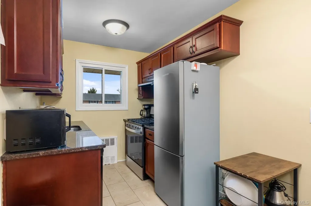 285 Edmunton North Babylon NY 11703