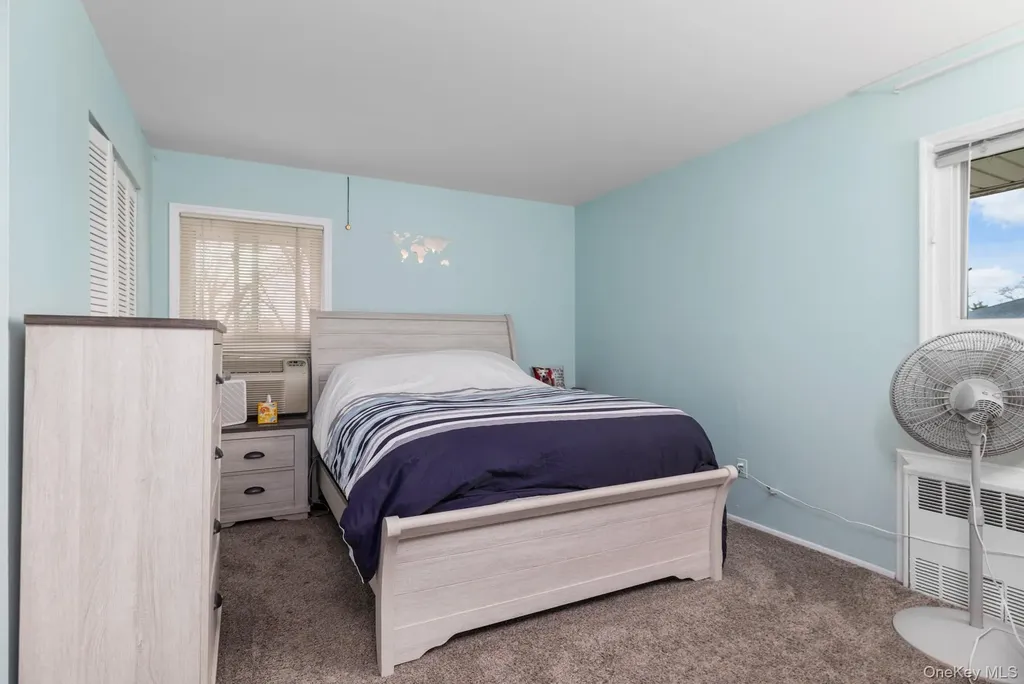 285 Edmunton North Babylon NY 11703