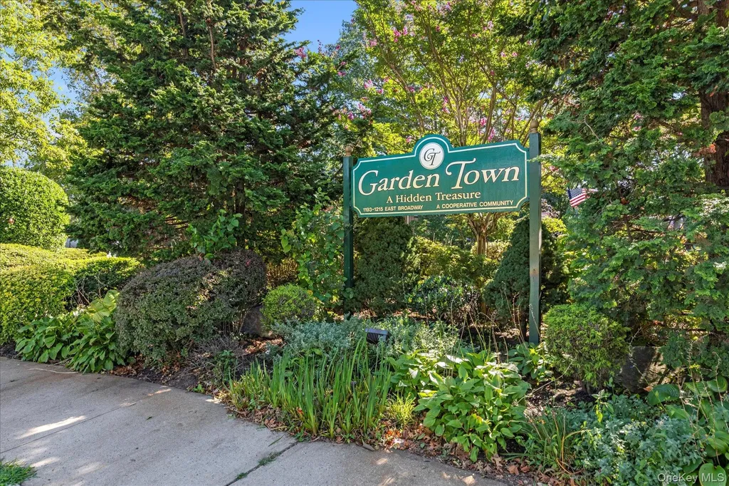 1203 E Broadway Hewlett NY 11557