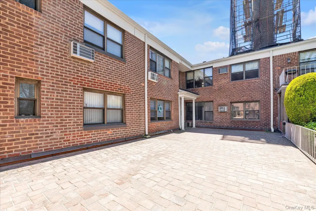 1203 E Broadway Hewlett NY 11557