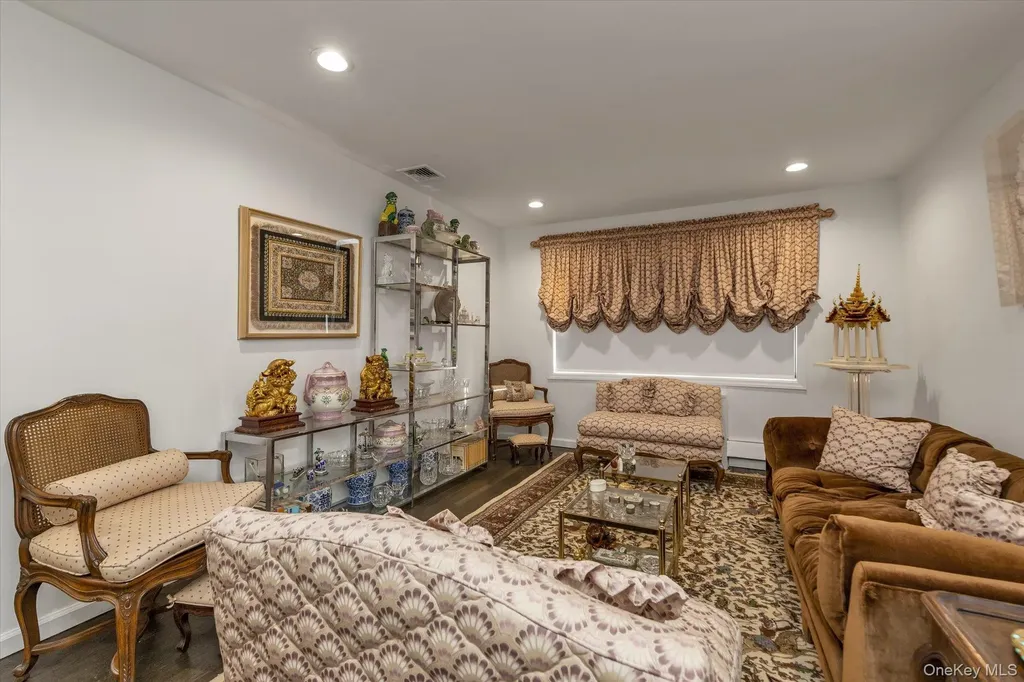 1203 E Broadway Hewlett NY 11557