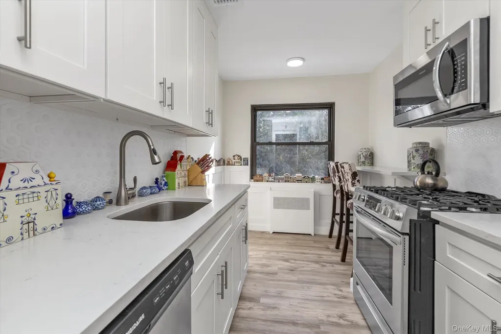 1203 E Broadway Hewlett NY 11557