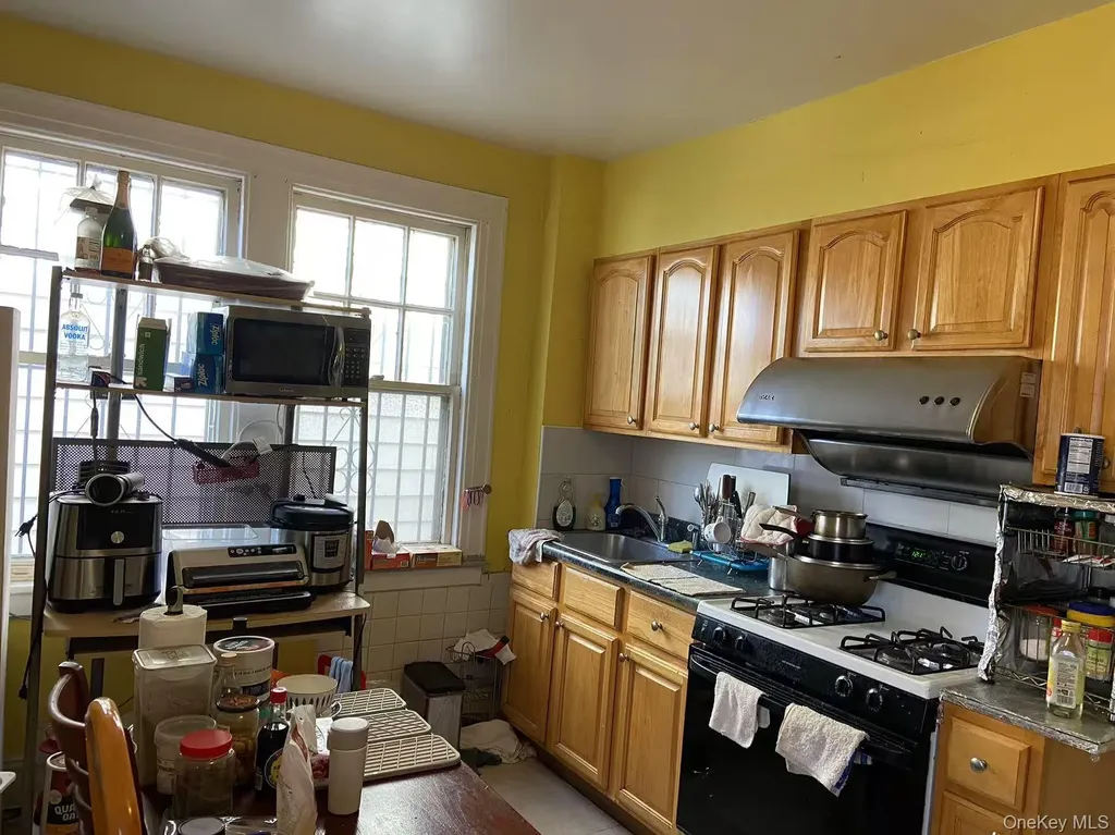 8621 59th Avenue Elmhurst NY 11373