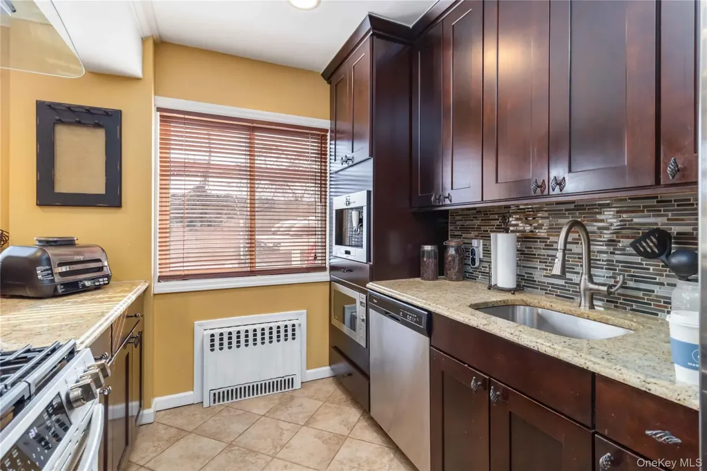 191-02 39th Avenue Flushing NY 11358