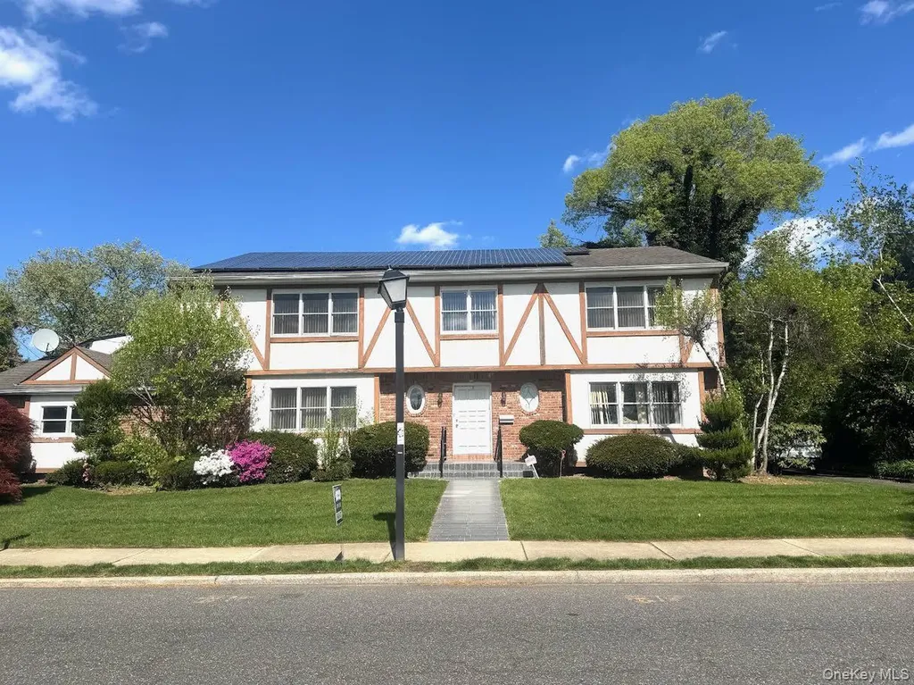 28 Polo Road Great Neck NY 11023