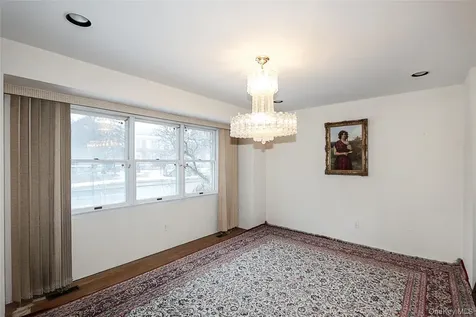 28 Polo Road Great Neck NY 11023