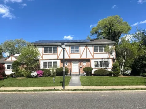 28 Polo Road Great Neck NY 11023