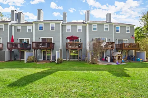 103 Twin Brook Court Carmel NY 10512